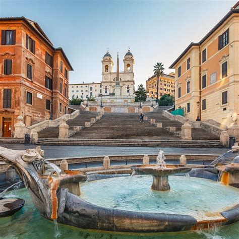 where are the spanish steps located.